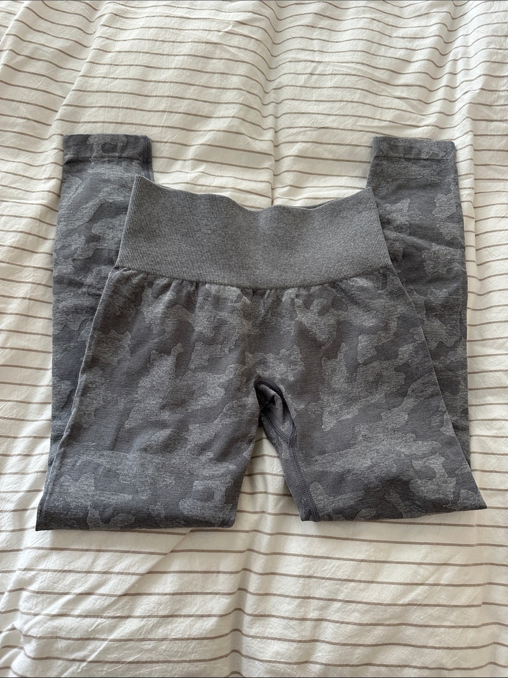 NVGTN Grey Camo High-Waist Leggings